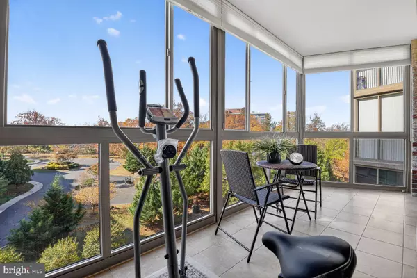 Leesburg, VA 20176,19355 CYPRESS RIDGE TER #503