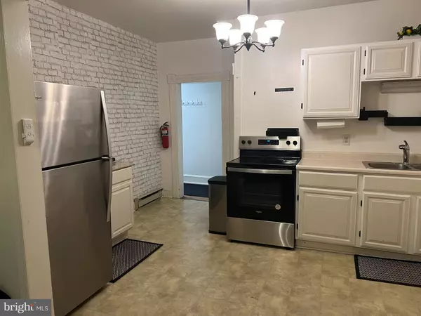 Charles Town, WV 25414,110 S CHARLES ST #8