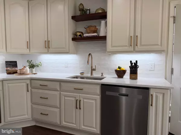 Fairfax Station, VA 22039,11302 ALMS HOUSE CT