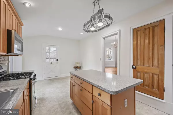 Hamilton, NJ 08690,38 MERCER ST