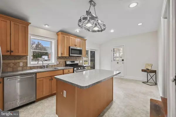 Hamilton, NJ 08690,38 MERCER ST