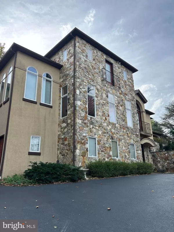 101 ROBERT RD, Wyomissing, PA 19610