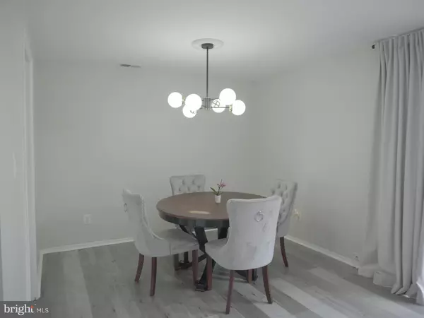 Temple Hills, MD 20748,3303 HUNTLEY SQUARE DR #A-1