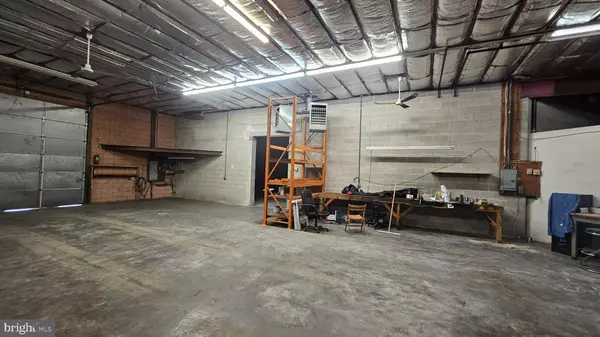 West Berlin, NJ 08091,431 COMMERCE LN