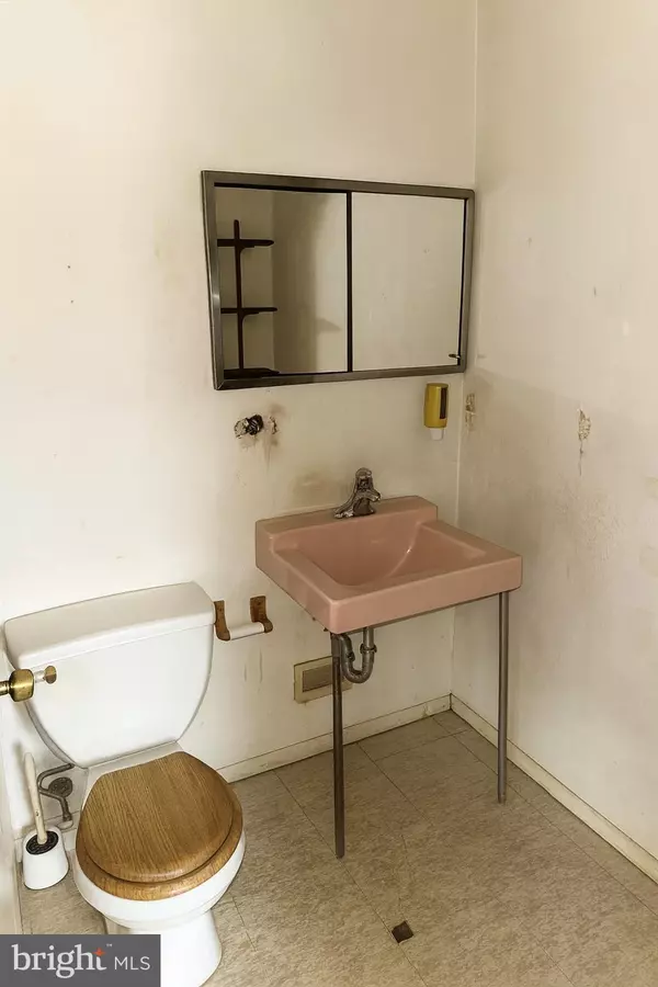 Willingboro, NJ 08046,7 STERLING LN