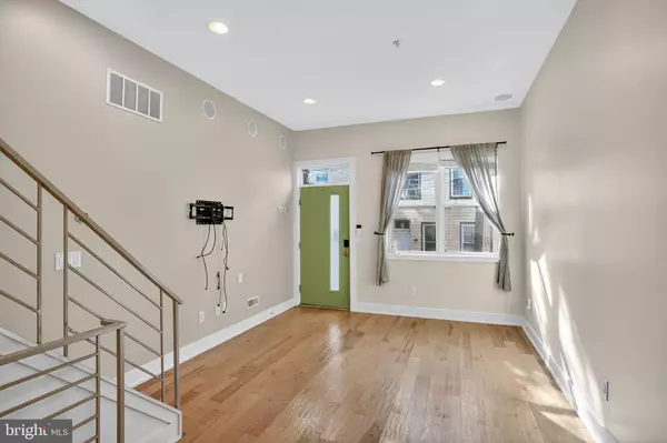 Philadelphia, PA 19148,419 EMILY ST