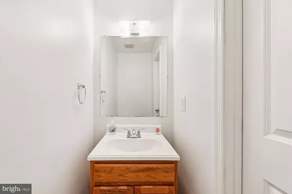 Waldorf, MD 20603,4225 DRAKE CT