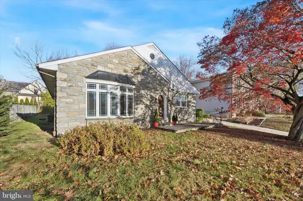 Philadelphia, PA 19151,7033 SHERWOOD RD