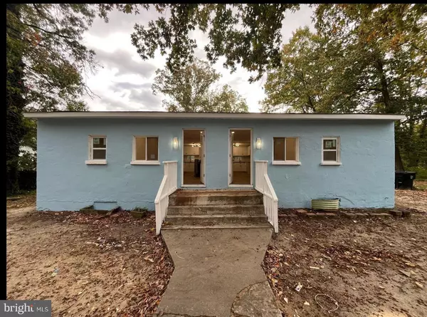 243 CAMDEN AVE, Atco, NJ 08004