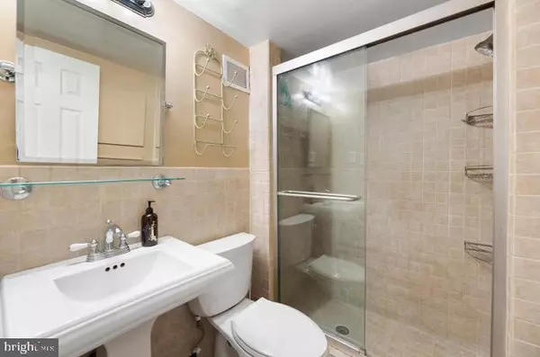 Annandale, VA 22003,4420 BRIARWOOD CT, #44