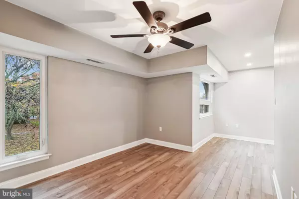 Annapolis, MD 21403,10 SILVERWOOD CIR #10