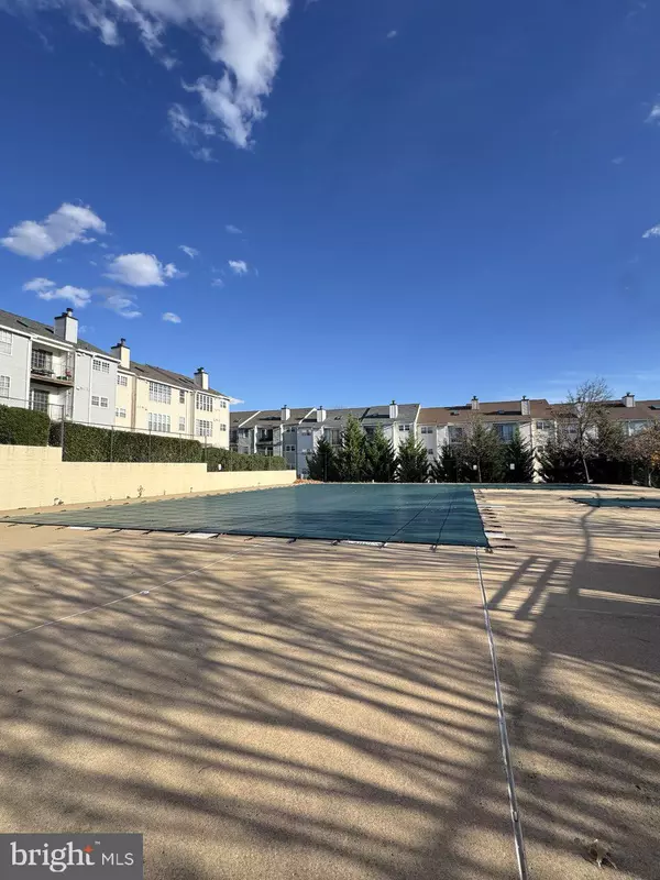 Leesburg, VA 20175,109 FORT EVANS RD SE #B