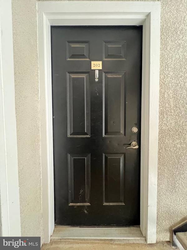 Mclean, VA 22102,1530 LINCOLN WAY #202