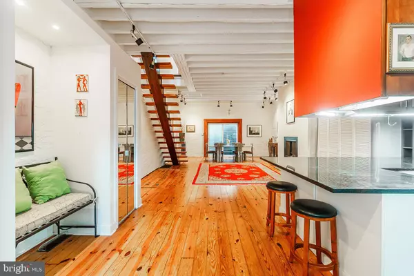 Philadelphia, PA 19147,225 MONTROSE ST