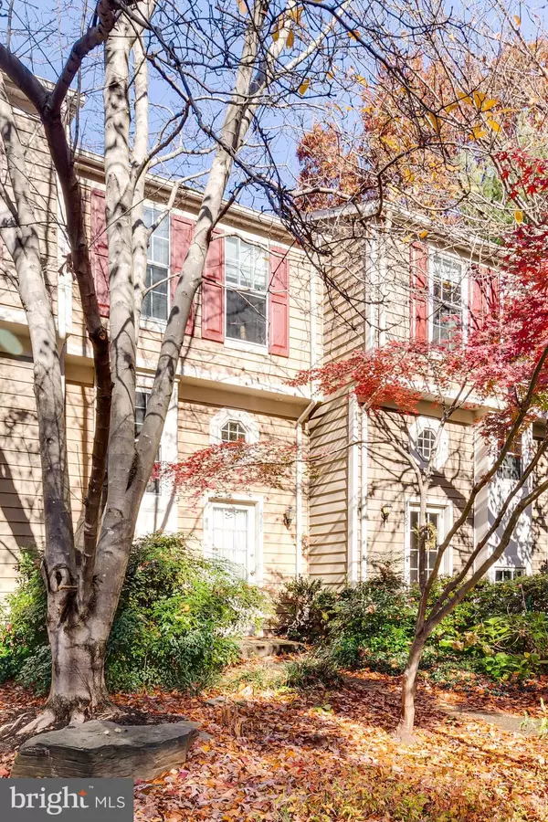 Reston, VA 20194,1589 WOODCREST DR