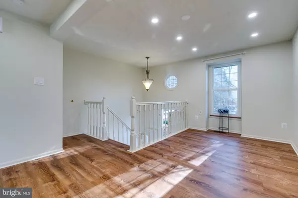 Reston, VA 20194,1589 WOODCREST DR