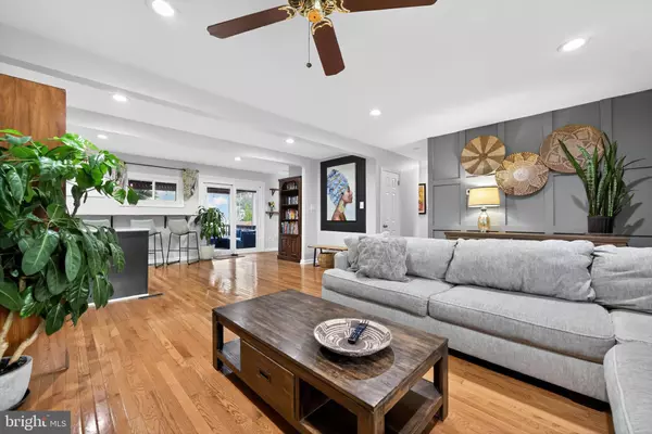 Moorestown, NJ 08057,709 MANOR TER