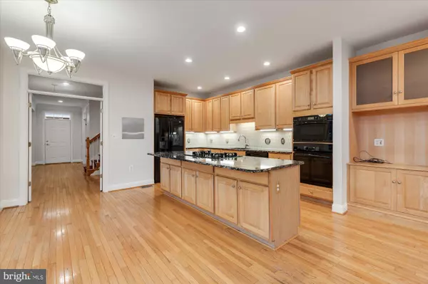 Falls Church, VA 22046,427 PARK AVENUE