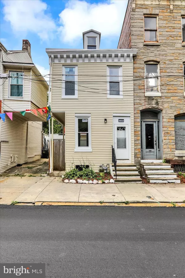 Reading, PA 19602,734 FRANKLIN ST