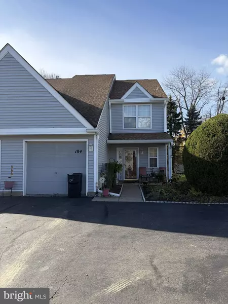 184 BIRCH HOLLOW DR, Bordentown, NJ 08505