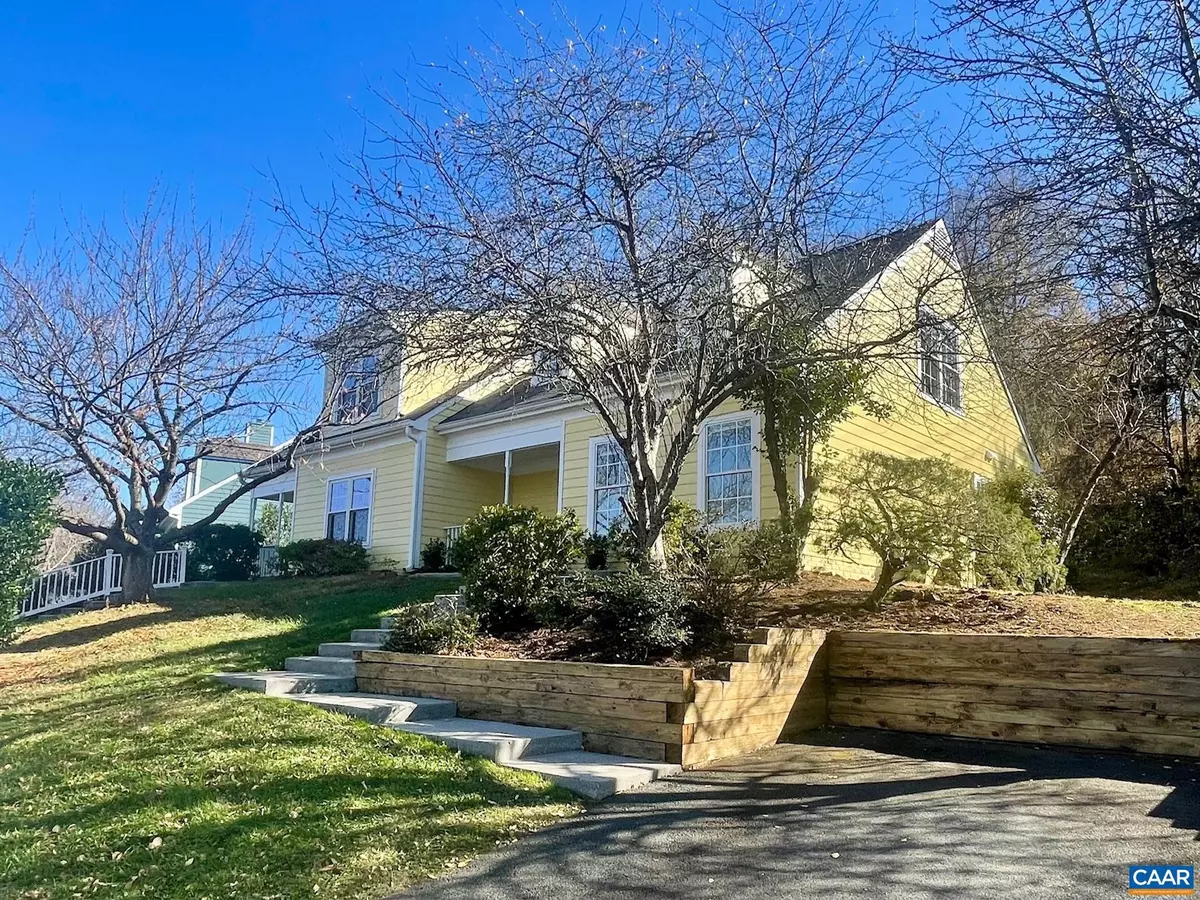 Charlottesville, VA 22902,900 LOCUST LN