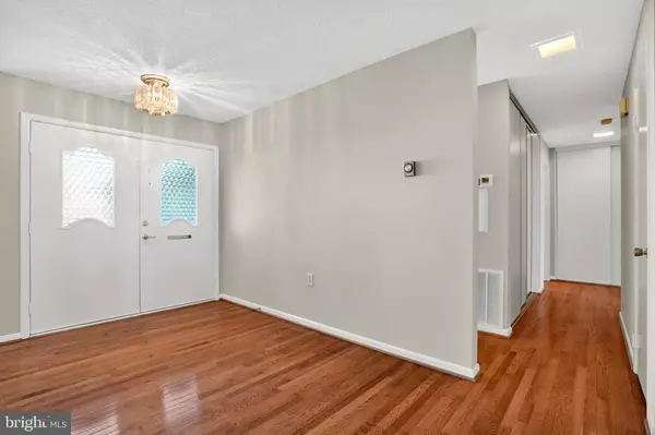 Silver Spring, MD 20906,3416 ISLAND CREEK CT #127-C