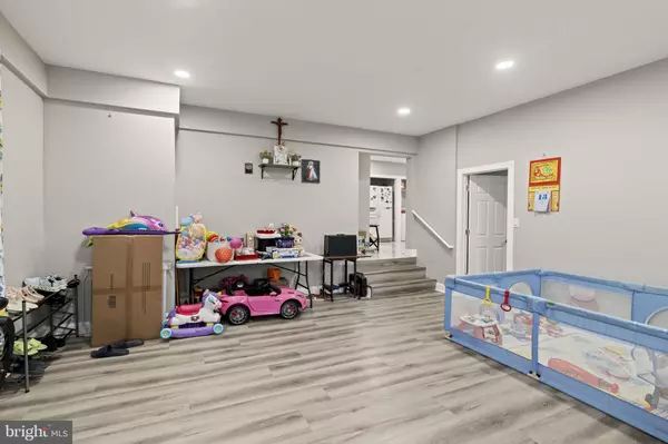 Audubon, NJ 08106,227 W GRAISBURY AVE