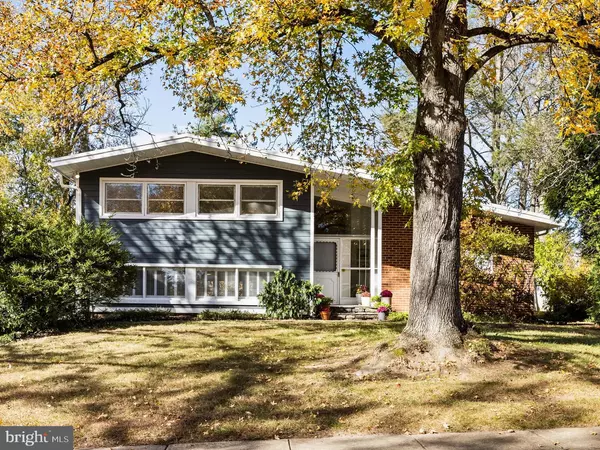 1005 HARSTON LN, Erdenheim, PA 19038