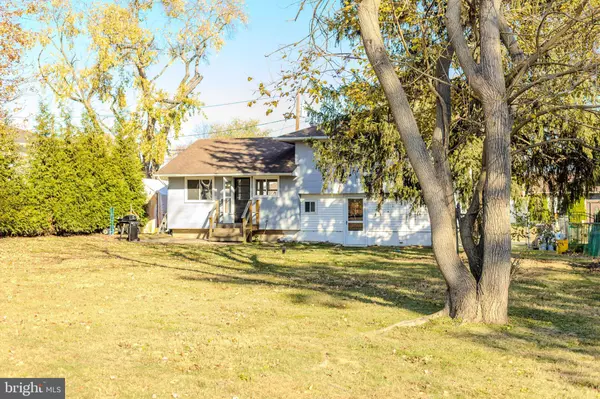 Glendora, NJ 08029,27 LILLIAN PL