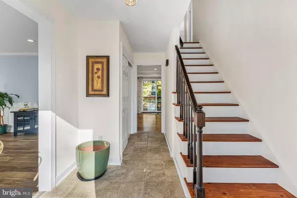 Trenton, NJ 08628,4 RIVERVIEW DR