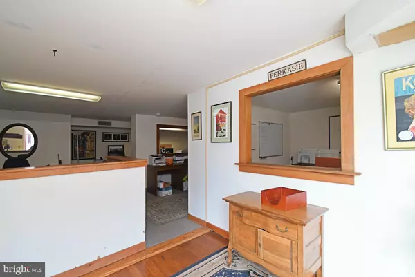 Perkasie, PA 18944,601 W MARKET ST #100