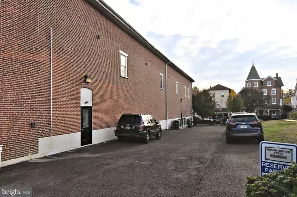 Perkasie, PA 18944,601 W MARKET ST #100