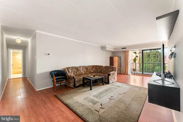 Philadelphia, PA 19115,8940 KREWSTOWN RD #204