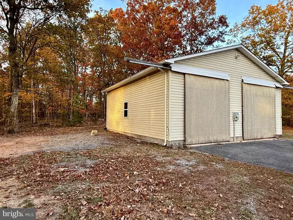 Hedgesville, WV 25427,988 TUB RUN HOLLOW RD