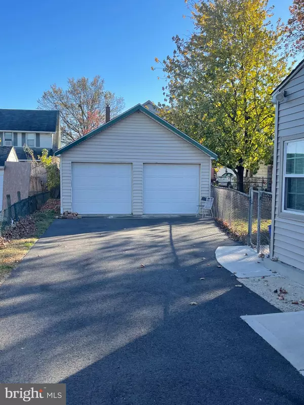 Gloucester City, NJ 08030,934 MERCER ST