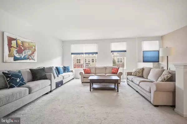 Burlington, NJ 08016,151 CREEKSIDE WAY