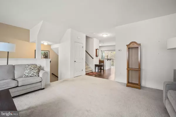 Burlington, NJ 08016,151 CREEKSIDE WAY