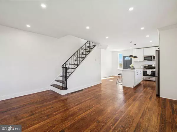 Philadelphia, PA 19142,7012 W PASSYUNK AVE