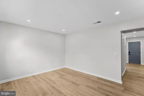 Berryville, VA 22611,210 CAMERON ST