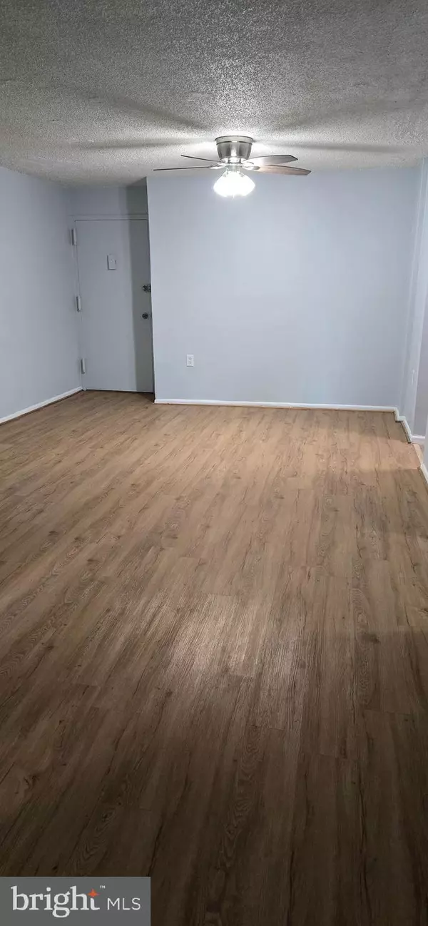 Suitland, MD 20746,3811 SWANN RD #T-1