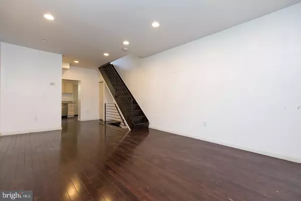 Philadelphia, PA 19146,2222 EARP ST