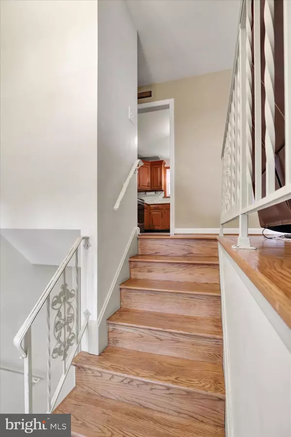 New Holland, PA 17557,385 VALLEY VIEW DR