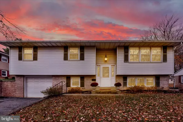 New Holland, PA 17557,385 VALLEY VIEW DR