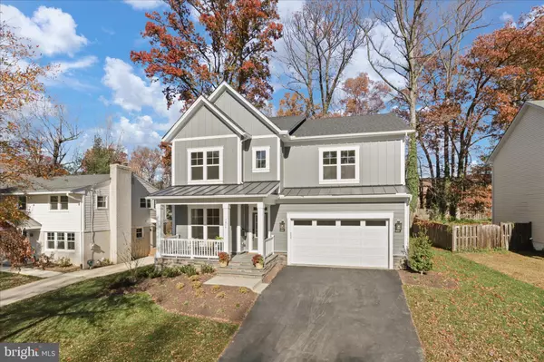 Vienna, VA 22180,1416 DESALE ST SW