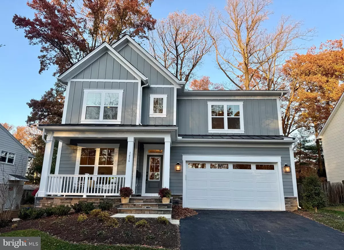 Vienna, VA 22180,1416 DESALE ST SW