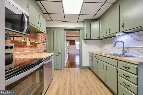 Lancaster, PA 17603,850 4TH ST