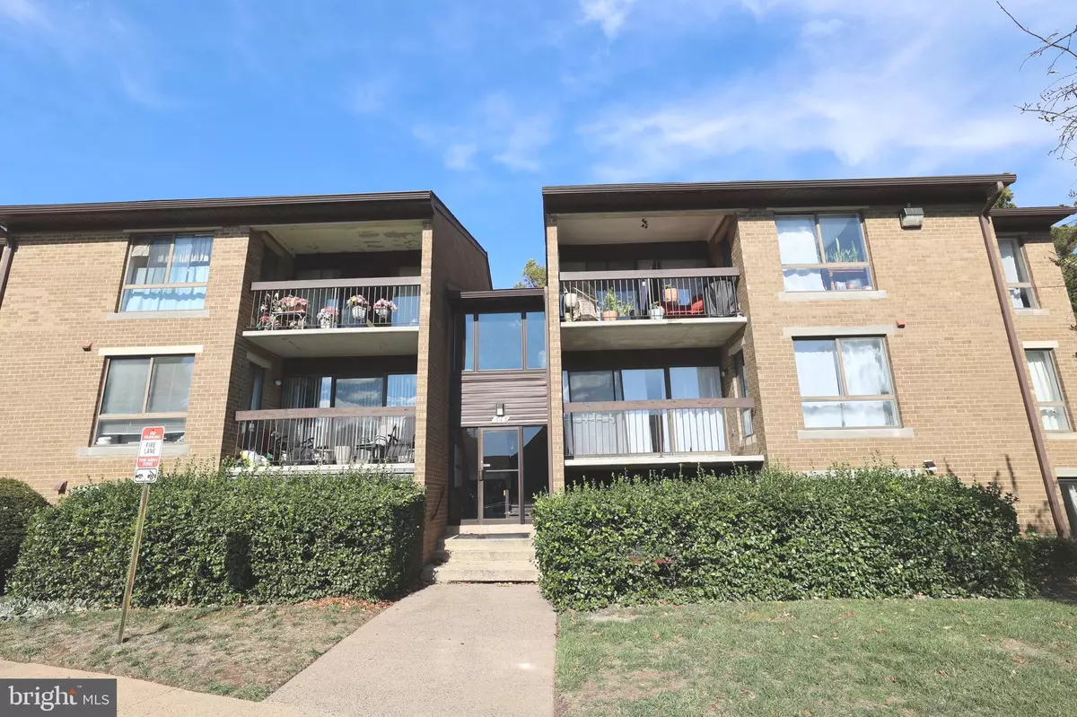 Herndon, VA 20170,545 FLORIDA AVE #102