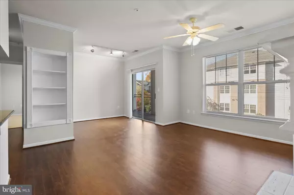 Fairfax, VA 22030,4401 WEATHERINGTON LN #304