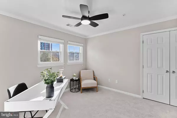 Reston, VA 20190,12000 TALIESIN PL #36