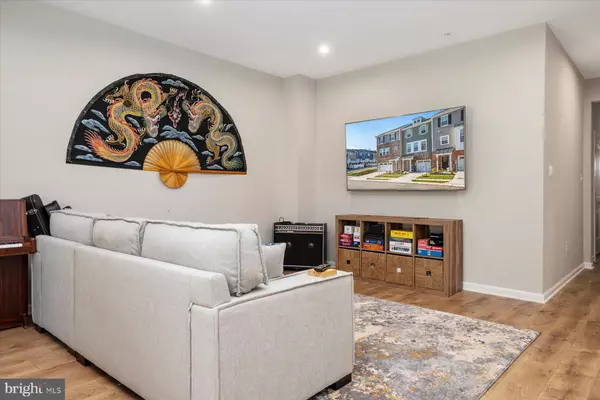 Hanover, MD 21076,7062 FOX GLOVE LN